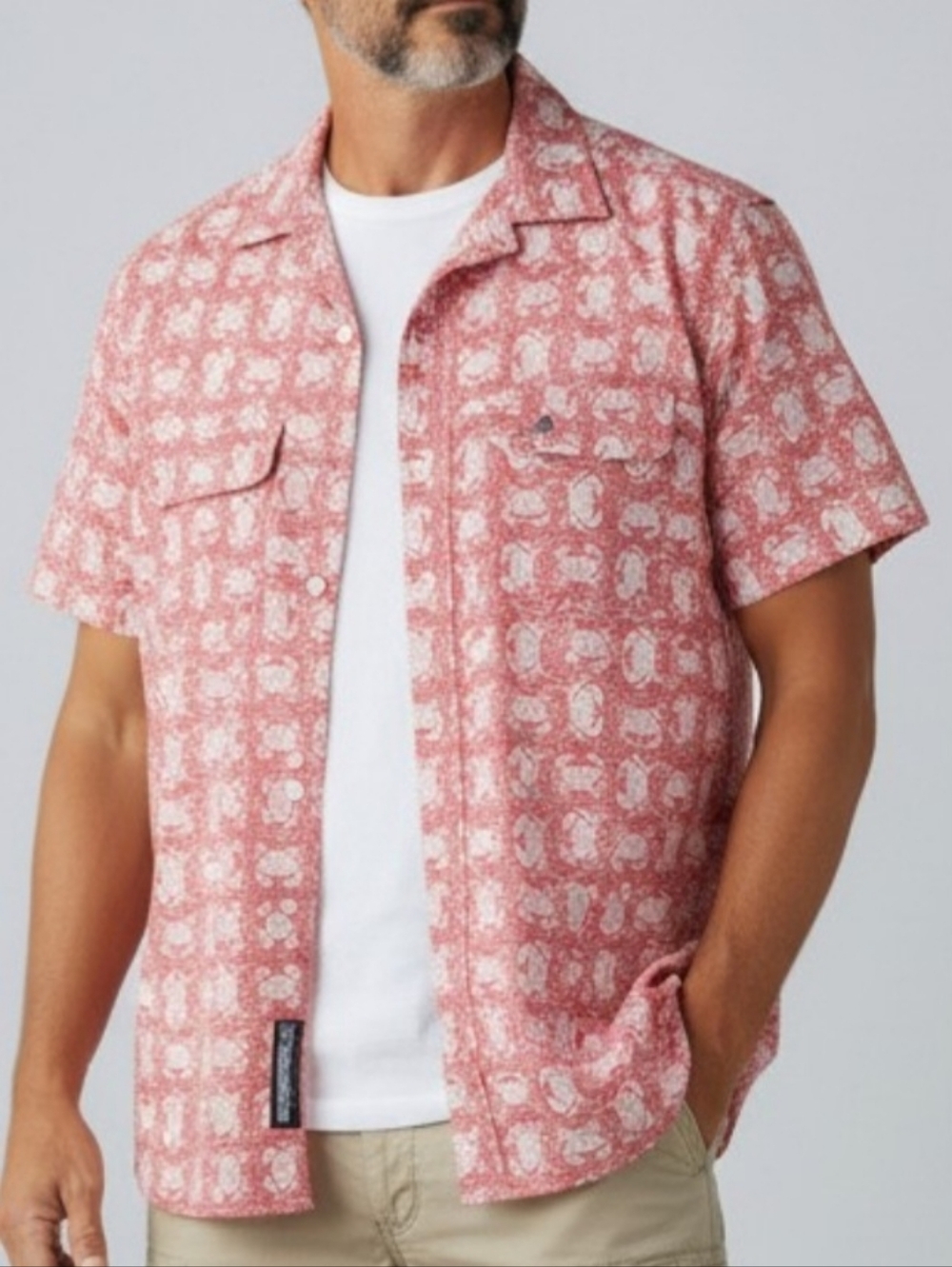 IZOD Saltwater Short Sleeve Vented Button-Down Shirt Men's LT Red Crab Pattern